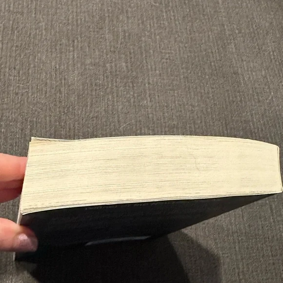 Hello Universe paperback book small crease in top right corner of front cover - Picture 2 of 4